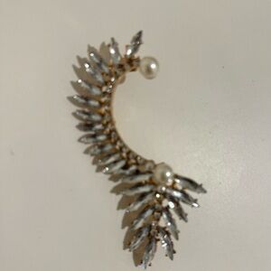 Elegant Silver and Gold Ear Cuff with Pearls